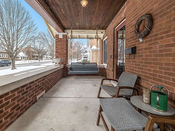 3rd image of 17 S Maple St