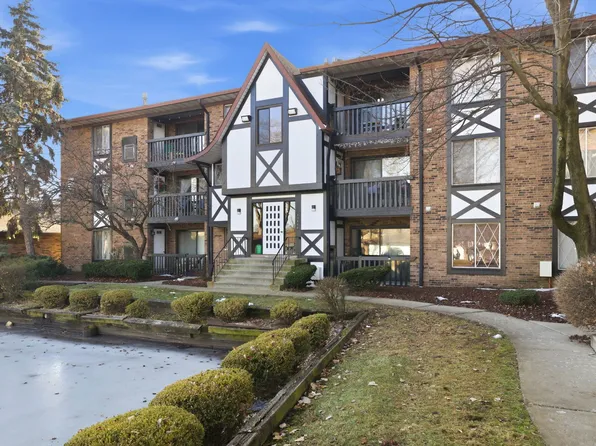 13616 Royal Ct APT 207, Crestwood, IL 60418