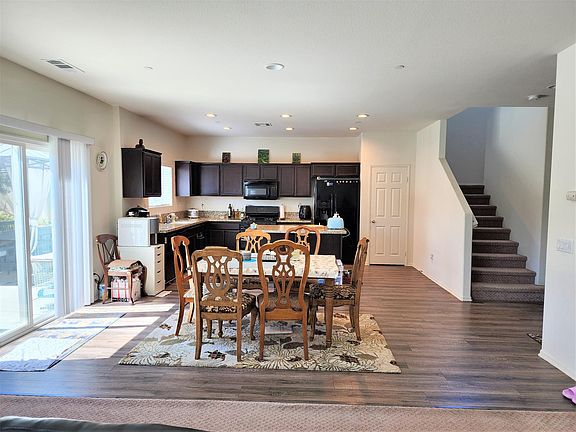 4th image of 34823 Oakwood Ln
