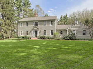 65 E Juniper Ln, Moreland Hills, OH