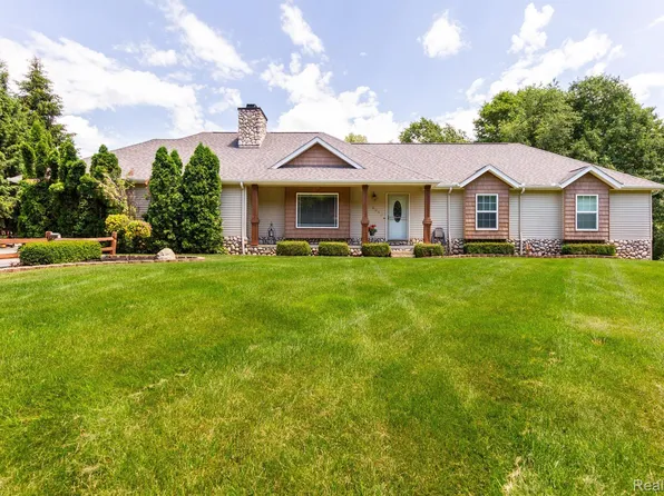 3640 McKeachie Rd, White Lake, MI 48383