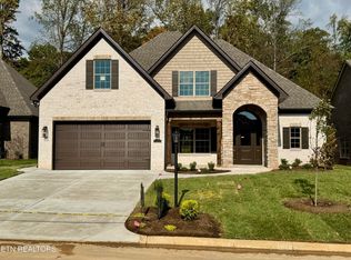 1121 Chardonnay Ln, Knoxville, TN 37932