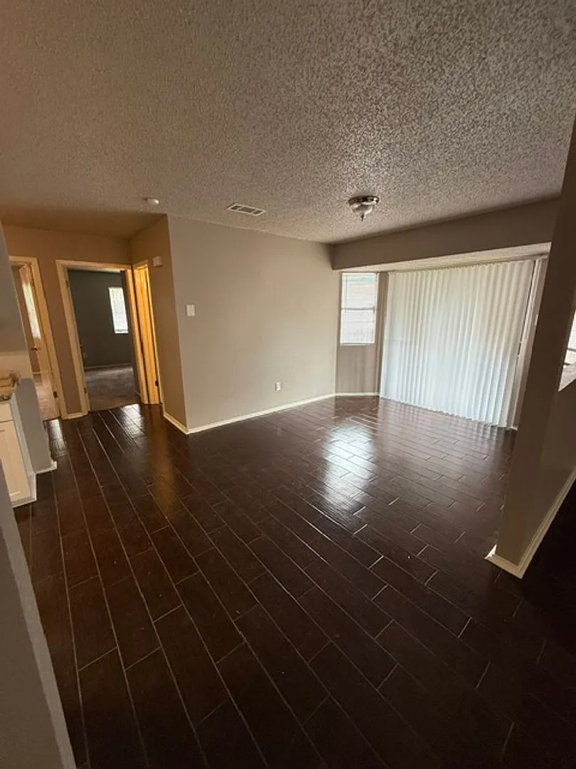 Newly Remodeled 3 BR 2 Bath! — Photo 4