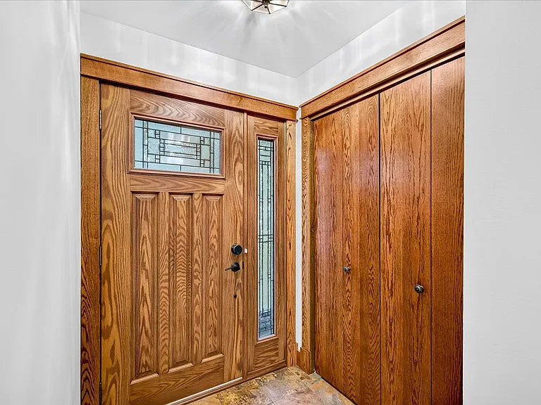 18 Cathy Ct — Photo 4