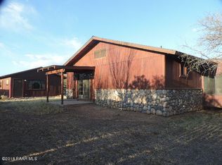 22805 W Cactus Wren Ln, Congress, AZ 85332