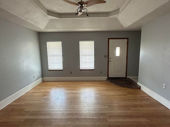 3rd image of 421 Cavaness Dr