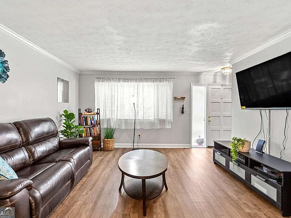 3rd image of 120 Biscayne Dr NW APT B3