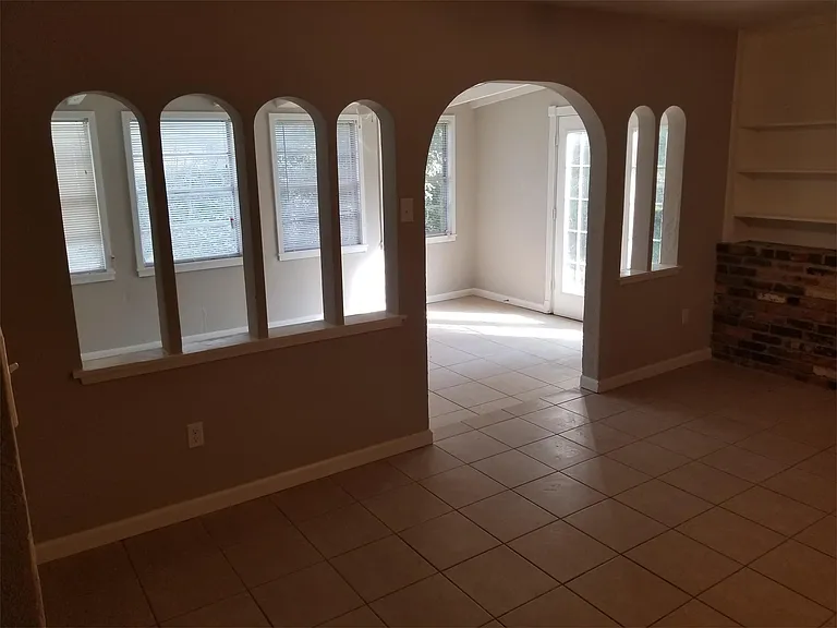 3460 Edith Ln — Photo 9