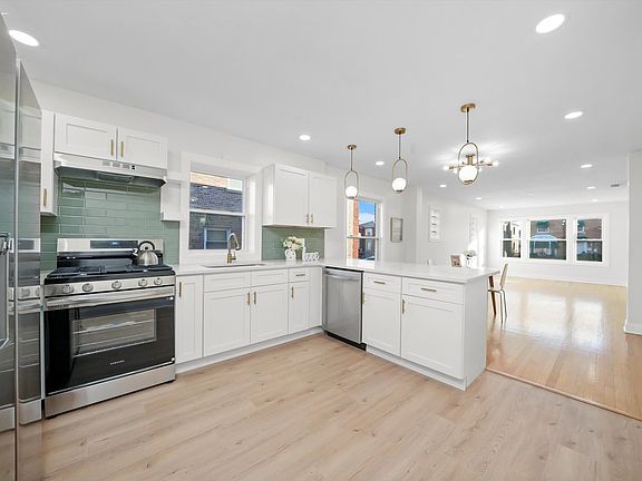 4th image of 5334 W Gladys Ave