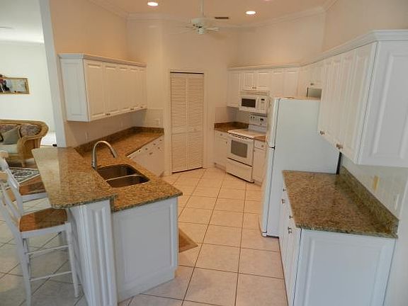 4th image of 816 Caribbean Ct