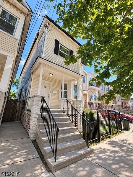 1st image of 537 S Park St