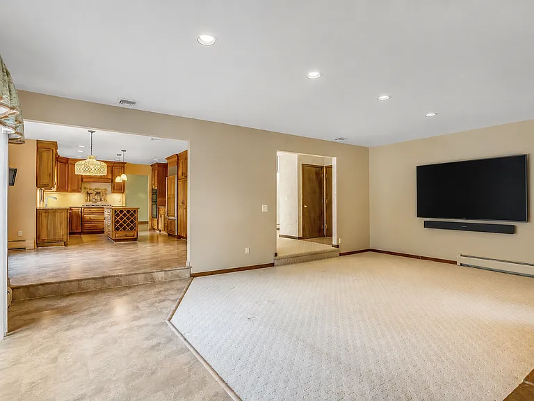 88 Van Blarcom Ln — Photo 9