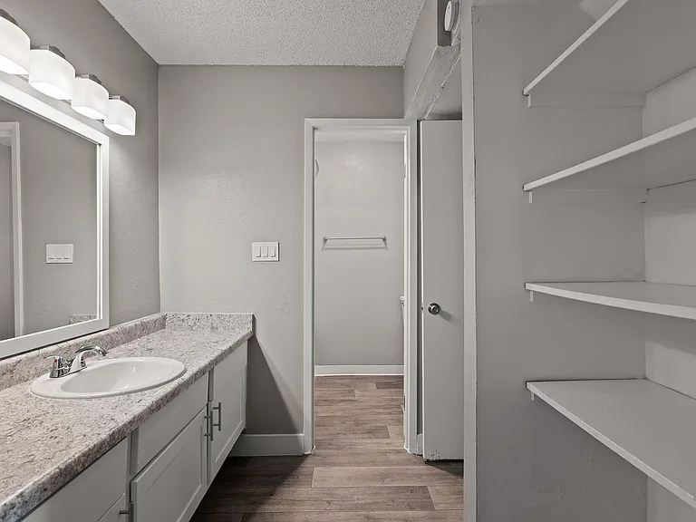 Brookwood Apartments — Photo 23
