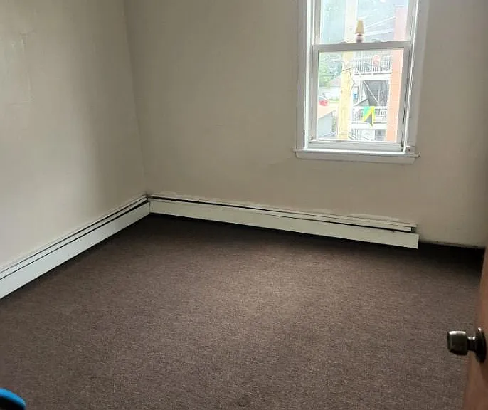 125 Franklin Ave #3 — Photo 3