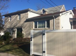 32 Henry Pl, Staten Island, NY 10305