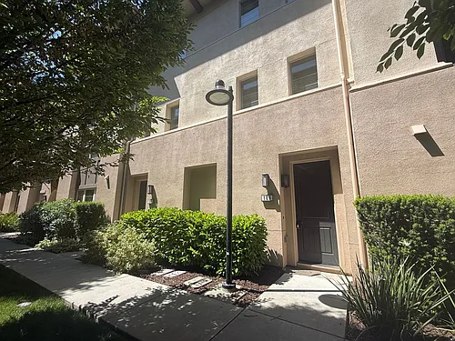 1052 Bigleaf Pl #106 Photo 1