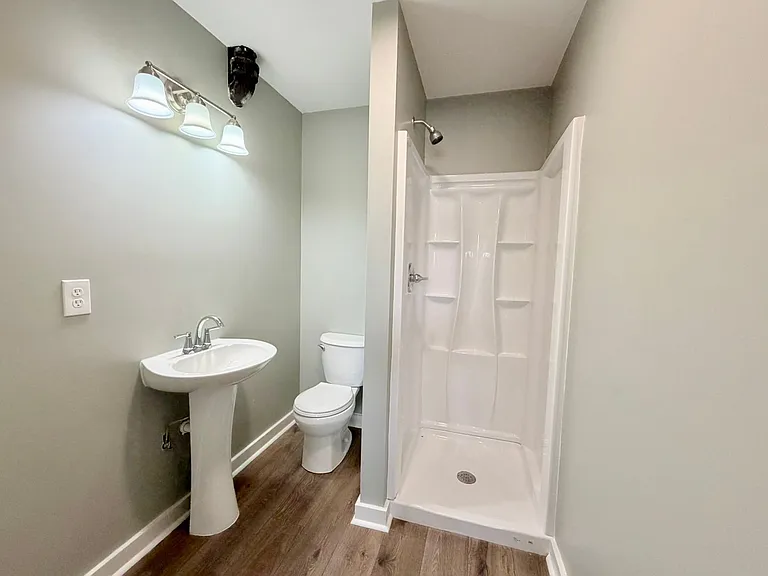 526 1/2 Evangeline Dr — Photo 8