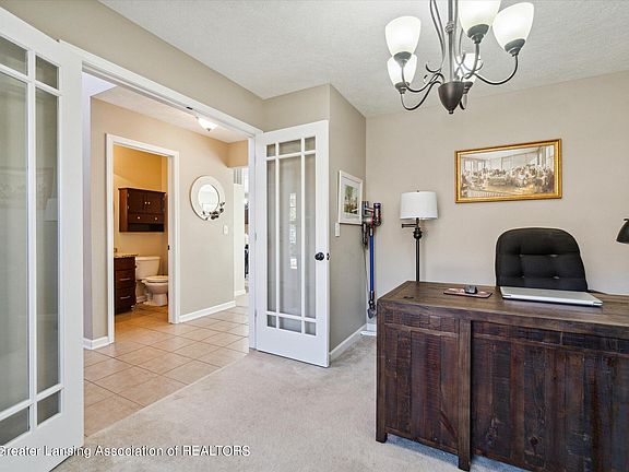 5th image of 2637 Elderberry Dr