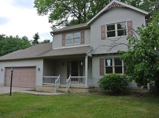 352 Carol Ln, Elyria, OH