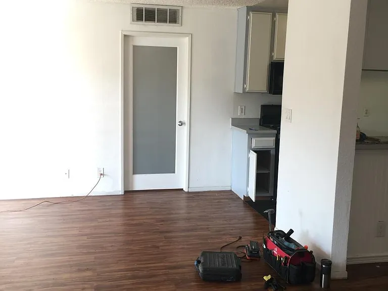 5320 Whitsett Ave #8 — Photo 8