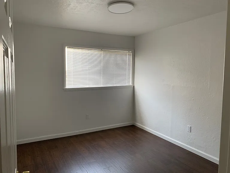 1323 Ashby Ave #D — Photo 8