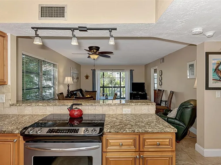 116 Vista Hermosa Cir #210C — Photo 12