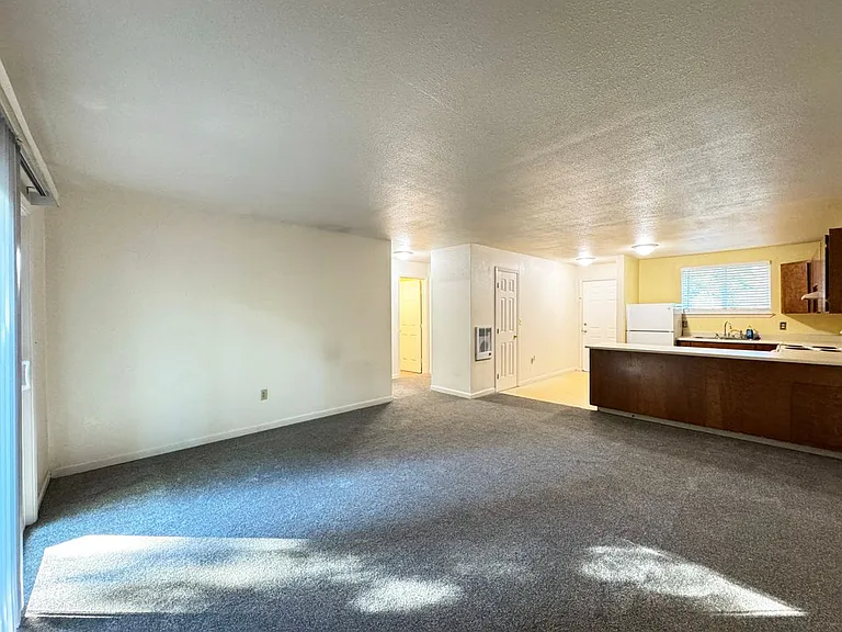 2148 Primrose Dr #6 — Photo 5