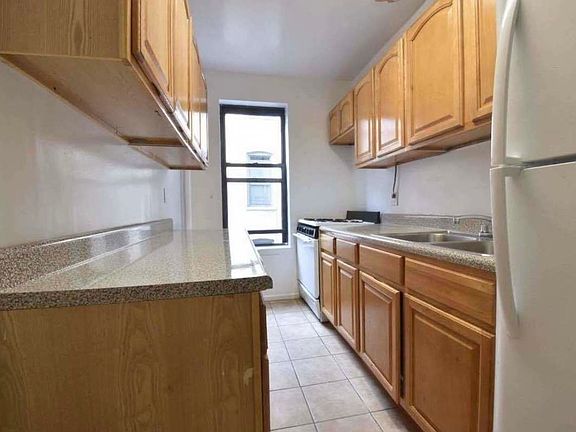5th image of 56 Bennett Ave #K