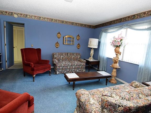 5th image of 3942 N Passion Flower Way