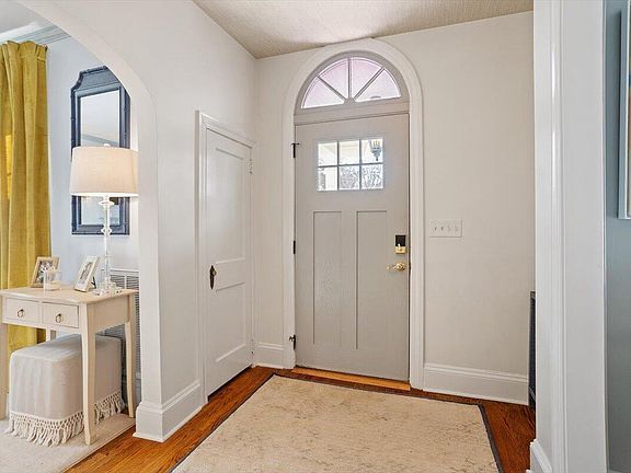 3rd image of 2104 Reaves Dr