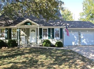 928 E Elizabeth St, Olathe, KS 66061