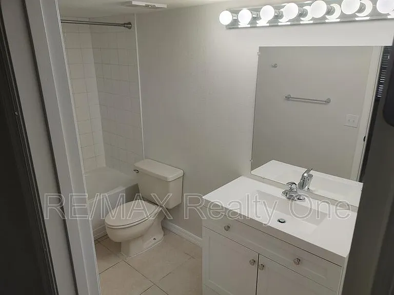 389 NW 14th Pl #1 — Photo 14