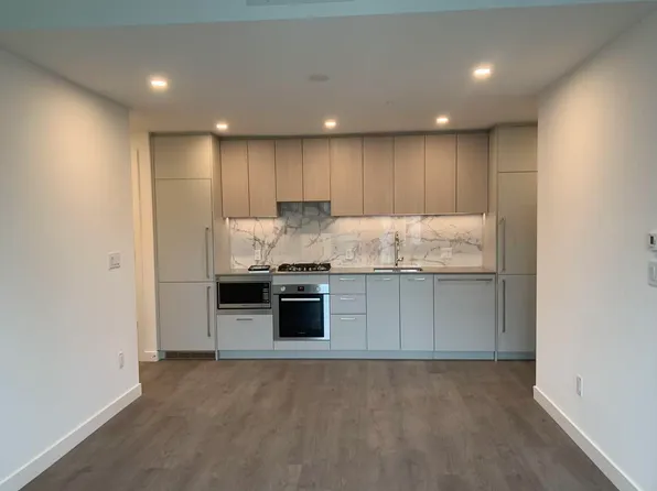 6468 Willingdon Ave #1005, Burnaby, BC V5H 4E4