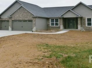 6004 W Sunflower Dr, Peoria, IL 61607