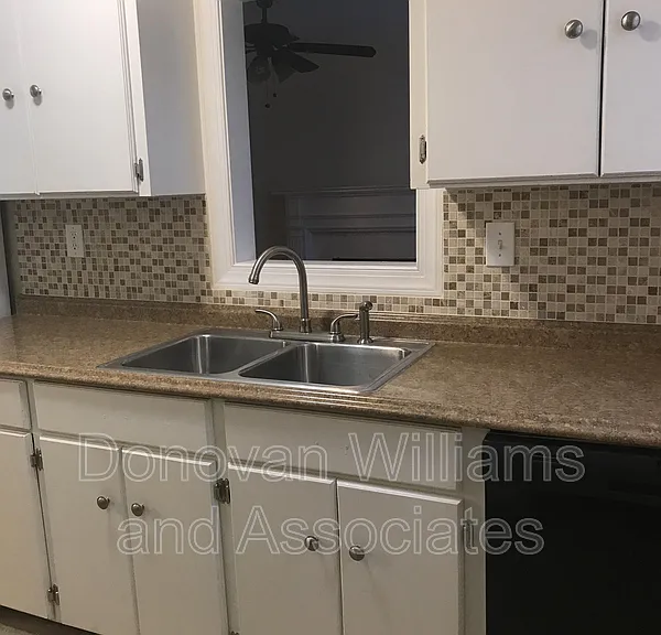 2200 Thurmond Pl — Photo 4
