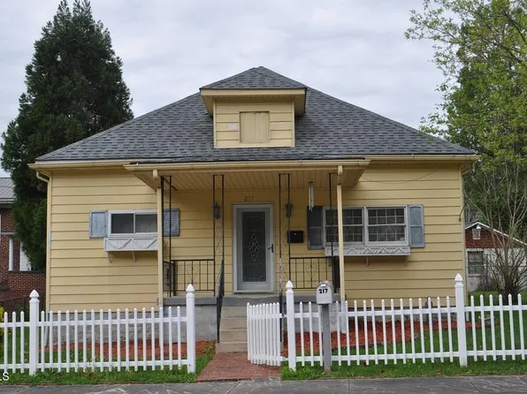 217 9th St NW, Norton, VA 24273