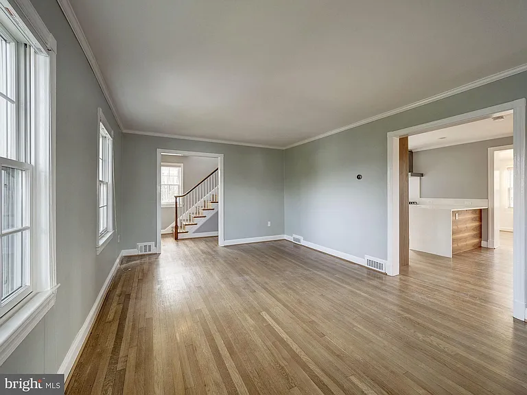 5208 Glenwood Rd — Photo 12