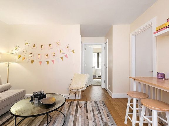 3rd image of 230 E 44th St APT 14E