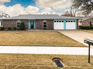 1912 Lexington Pl, Bedford, TX 76022