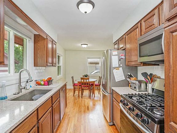4th image of 1504 Ball Ave NE