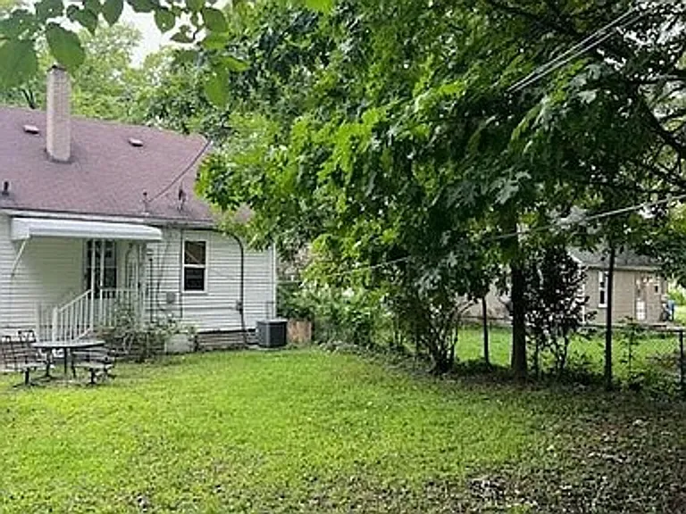 4565 Fleming St — Photo 7