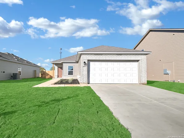 14711 Butch Cassidy St, Lytle, TX 78052