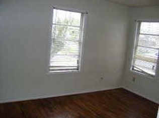 625 W Rittenhouse Rd, Houston, TX 77091