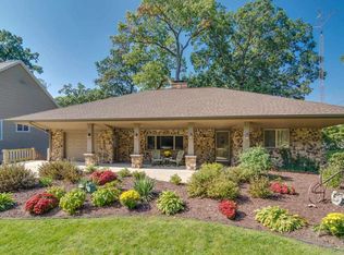 1239 Oak Ridge Dr, South Bend, IN 46617