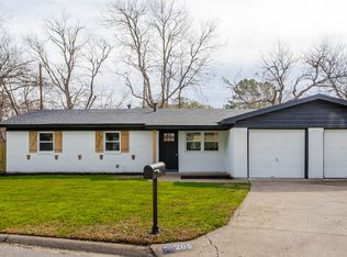 205 Vernon Castle Ave, Benbrook, TX 76126