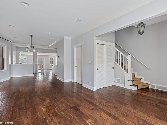 4th image of 2125 W Bradley Pl