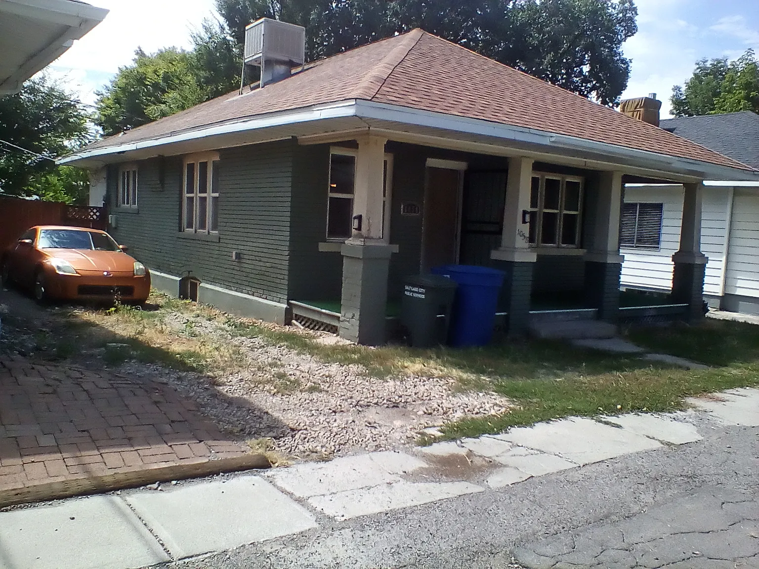 2 bed, 864 sqft, $1,800 — Photo 2