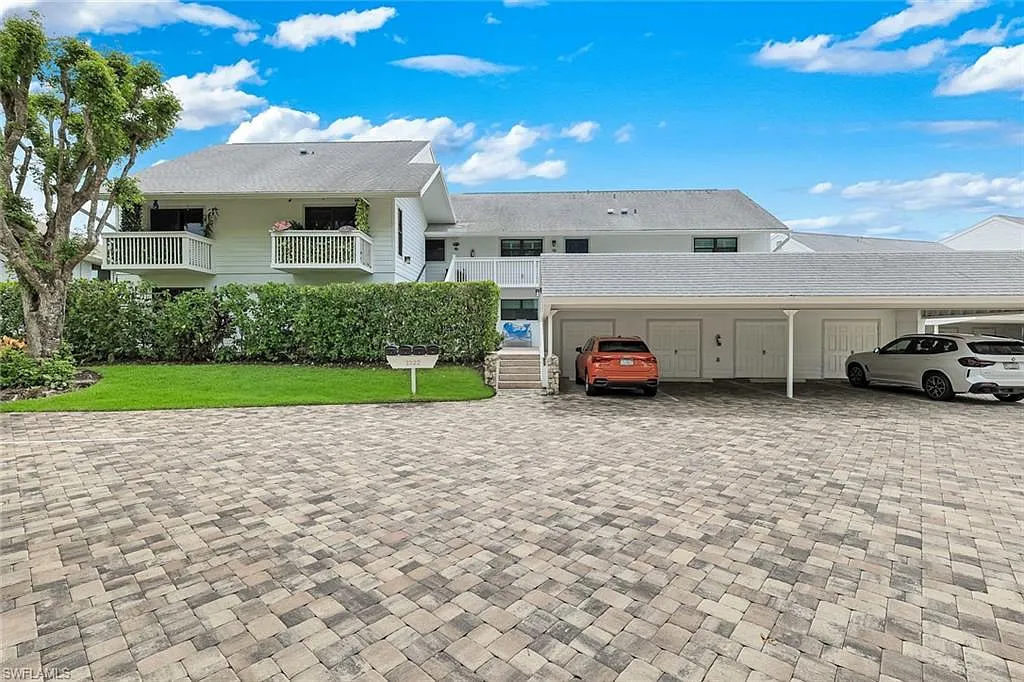 3 bed, 2.0 bath, 1450 sqft, $7,000 — Photo 2