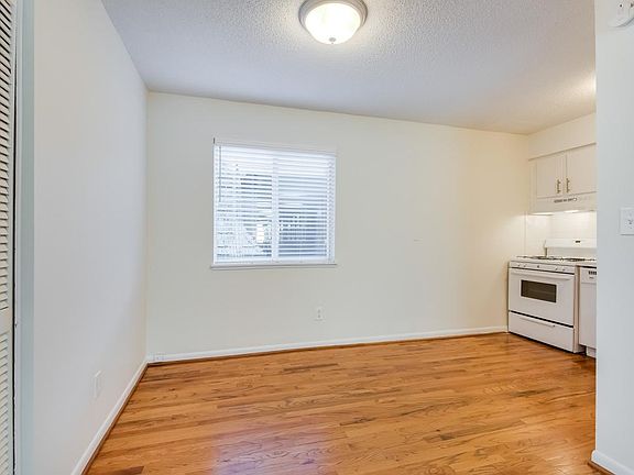 2nd image of 4008 Oak St APT 12