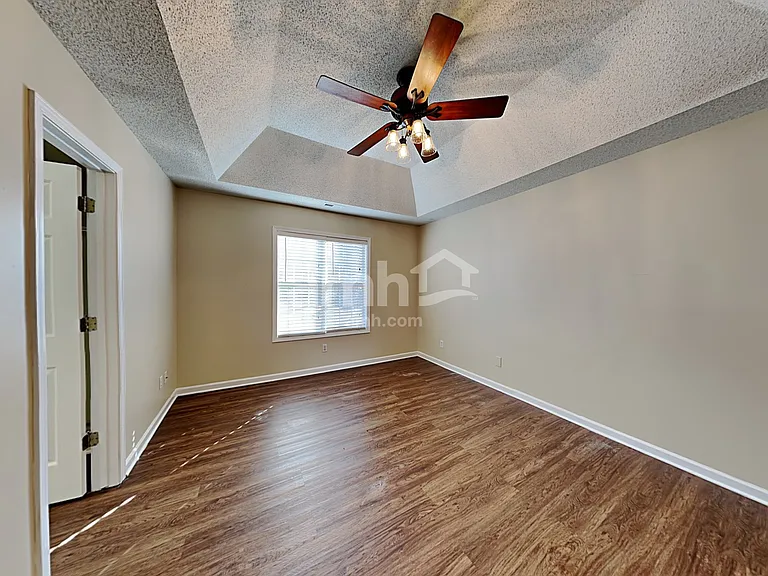 8111 Kingston Dr — Photo 9